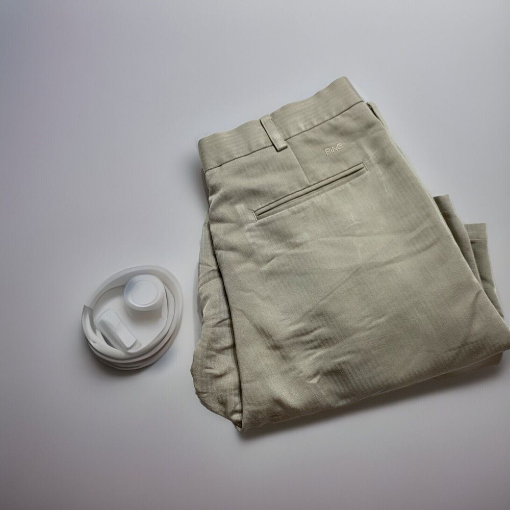 Ping Shorts Men's 34 Beige Pleated Chino Casual Golf Golfer Performance Athletic